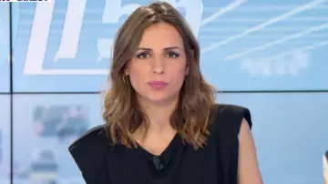 The t-shirt shoulder padded Alice Darfeuille on BFMTV (available in dress)