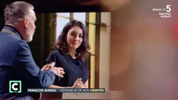 The top round collar in Black crepe de Meriem Amellal in C policy the 07.06.2020