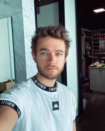 Kappa White Tee worn by Zedd on his Instagram account @zedd