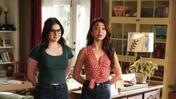 Le top cache coeur,AllSaints de Haley Dunphy (Sarah Hyland) dans Modern Family (S11E18)