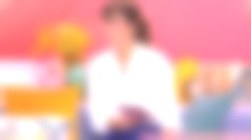 The shirt collar fluid and light of Faustine Bollaert in It starts today the 08.06.2020