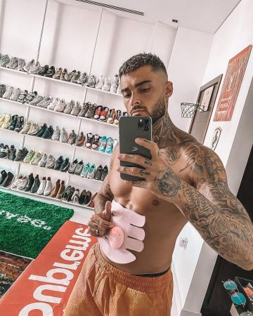 Las zapatillas Adidas Yeezy Boost 350 V2 Zebra de Thibault García en su cuenta de Instagram @thibaultgarcia