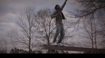 Nike Air Force One baskets portées par YoungBoy n'a Jamais Cassé de Nouveau dans Bandz (official Music Video)