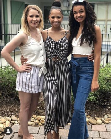 La camiseta sin mangas blanca que lució Madison Bailey (Kiara en la serie Outer Banks) en su cuenta de Instagram @madisonbaileybabe