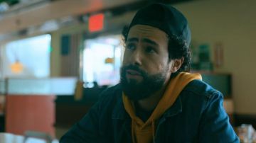 Jean jacket blue Ramy (Ramy Youssef) in Ramy (S01E02)