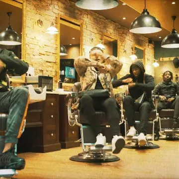 The sneakers worn by RK on his account Instagram @rkofficiel_77 