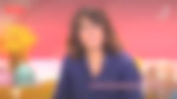 The shirt collar classic fluid pocket aspect jean gross of Faustine Bollaert in It starts today the 09.06.2020