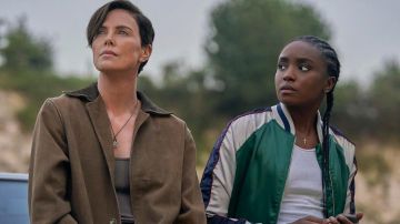 En Daim marron Veste portée par Andromaque de la Scythie / Andy (Charlize Theron) dans La Vieille Garde