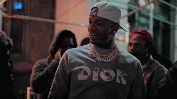 Sweatshirt grey Dior worn by Moneybagg Yo in her video clip Cold Shoulder