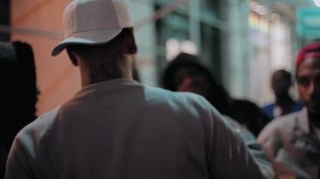 The cap Dior worn by Moneybagg Yo in her video clip Cold Shoulder