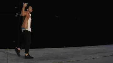 The pair of sneakers Nike Air Force 1 worn by Hatik in his clip More Rich feat. Sofiane