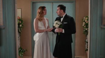 White Dress of Alexis Rose (Annie Murphy) in Schitt's Creek (S06E14)