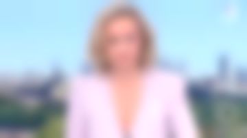 Vestido estampado de Caroline Roux, manga corta, monedero cortado en Télématin les 4 vérités el 10.06.2020
