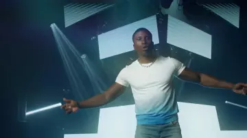 The t-shirt pattern Dior Oblique Jersey gradient blue and white worn by Bosh in his clip Djomb