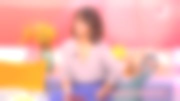 El suéter suelto de cuello en V de Faustine Bollaert en salvia de cachemira en It Starts Today