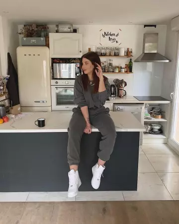 The fridge SMEG beige of Enjoy Phoenix on his account Instagram @enjoyphoenix