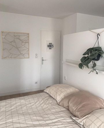 La housse de couette blanche à carreaux d'Enjoy Phoenix sur son compte Instagram @enjoyphoenix