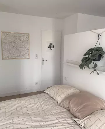 The duvet cover white tile of Enjoy Phoenix on his account Instagram @enjoyphoenix