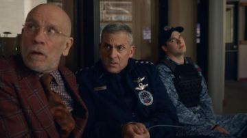 5.11 Tactical Plaque de support porté par Duncan Tabner (Spencer House) dans l'Espace de la Force (S01E10)