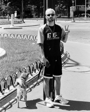 Le t-shirt GCDS porté par Squeezie sur son compte Instagram @xsqueezie