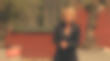 Le blazer noir porté par Sophie Davant dans Affaire conclue