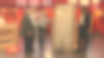 Las botas grises usadas por Sophie Davant en Affaire conclue