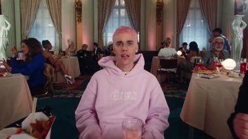 Drew Maison Rose à Capuche porté par Justin Bieber dans Yummy (official Music Video)
