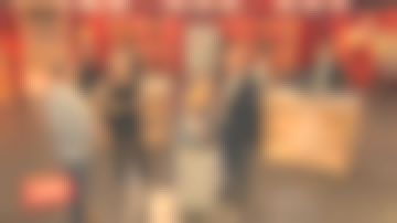 Las botas beige que lleva Sophie Davant en Affaire conclue