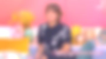 The black dress with flowers of Faustine Bollaert on It starts today