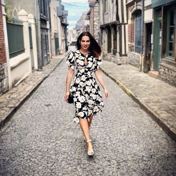 La robe à fleurs de Elisa Tovati sur son compte Instagram @elisatovati