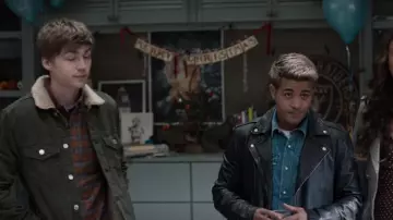 The jean jacket green sherpa Alex Standall (Miles Heizer) in 13 Reasons Why (S04E01)