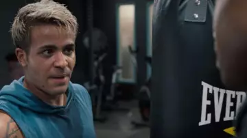 The hoody sleeveless blue Tony Padilla (Christian Navarro) in 13 Reasons Why (S04E01)