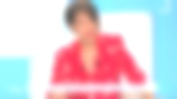 The long dress hides the heart of Melanie Taravant in C to tell the 15.06.2020