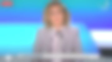 Blazer de Caroline Roux Variant elegantes azulejos en C en el aire el 16.06.2020