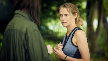 Gray and Black Tank worn by Diana Bishop (Teresa Palmer) in A Discovery of Witches (Season 1)
