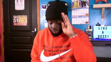 Sweatshirt Nike red Lonni in the video MY UNUSUAL ENCOUNTERS WITH SUBSCRIBERS !