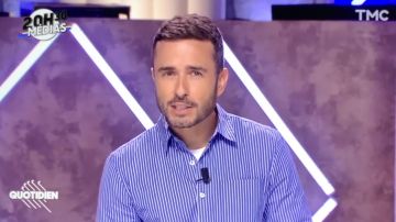 The striped shirt worn by Julien Bellver in the show Daily