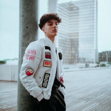 Bomber white badges Adidas Originals worn by the Amine group (B-NØM on his account Instagram @amine_bnom