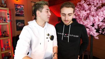 The sweatshirt hoody bench Célio x Pikachu worn by Louis (San) in the video-The WORST TV shows in JAPANESE with @Sora 