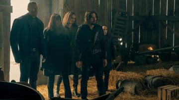 Leather belt worn by Diego Hargreeves (David Castañeda) in The Umbrella Academy (Season 2)