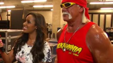 Hulkmania débardeur en rouge porté par Hulk Hogan dans SnoopMania fonctionne sauvages: Premières Retombées, Mars 23, 2015