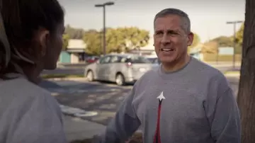 Le sweat gris de General Mark R. Naird (Steve Carell) dans Space Force (S01E09)