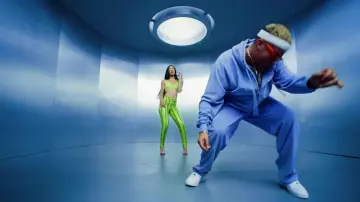 Blue sweatsuit worn by Bad Bunny in La Difícil music video