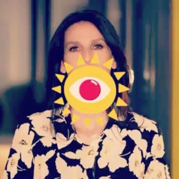 The shirt classic v-neck floral print Black Marie Drucker on his account Instagram @druckermarie