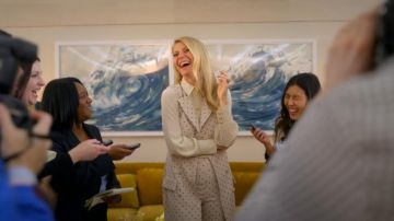 Silk Blouse worn by Georgina Hobart (Gwyneth Paltrow) in The Politician (S02E01)