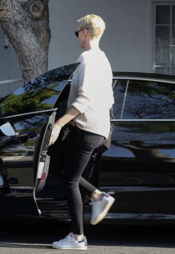 Stella McCartney x Zapatillas Adidas Stan Smith usadas por Charlize Theron