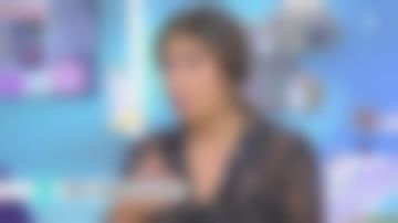 La camisa mixta de seda, cuello de traje estampado de lunares de Émilie Tran Nguyen en C l'hebdo