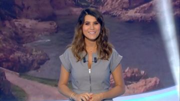 The grey coat at the wheel of Karine Ferri in the loto Draw of the 20 06 2020