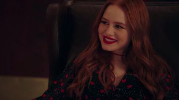Cœur Chemisier porté par Cheryl Fleur (Madelaine Petsch) à Riverdale (Saison 4, Épisode 19)