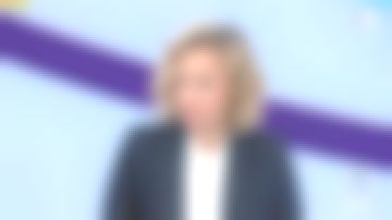 La veste col tailleur rayée en crêpe bicolore de Caroline Roux dans Télématin les 4 vérités